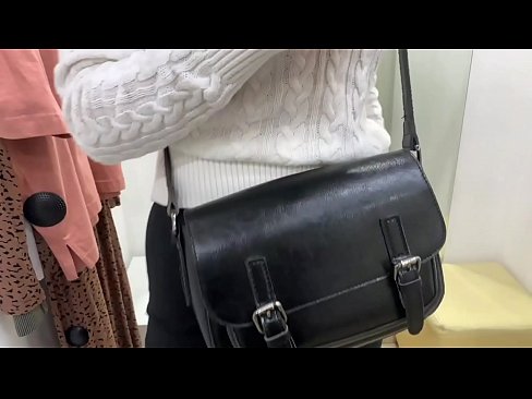 ❤️ Публична мастурбация на младата кучка FeralBerry с вибратор в стаята за обличане Красиво порно в bg.fulldesisex.ru ️❤